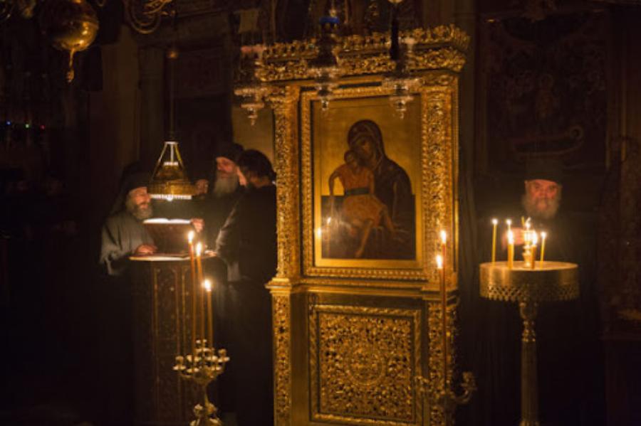 Προσευχή για στεναχώρια: Τα λόγια για να γεμίσετε με θάρρος και δύναμη