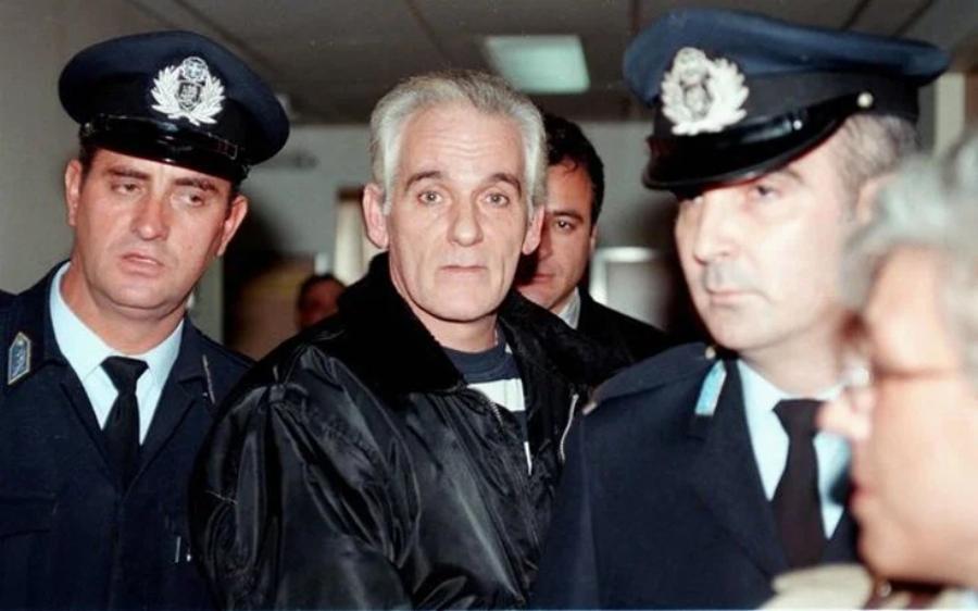 Βαγγέλης Ρωχάμης: Οι δέκα αποδράσεις, ο εκβιασμός της κόρης του, η αποφυλάκιση και το ουζερί