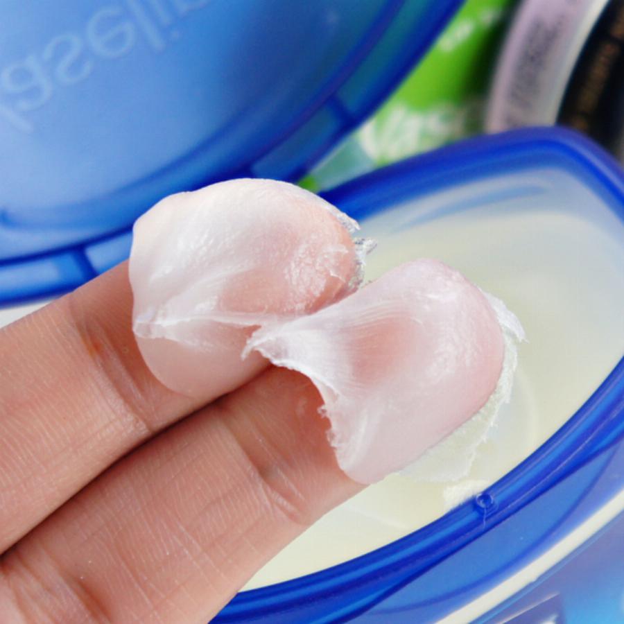 Βαζελίνη: Πως θα κάνετε την ζωή σας πιο εύκολη – 18 άγνωστες χρήσεις της