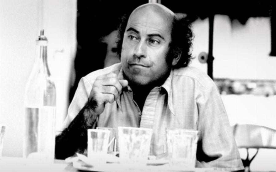 Βάσια Τριφύλλη: «Ο Βέγγος πήγε να απατήσει τη σύζυγό του, βγήκε με βρακιά κατεβασμένα και έγινε ρεζίλι»