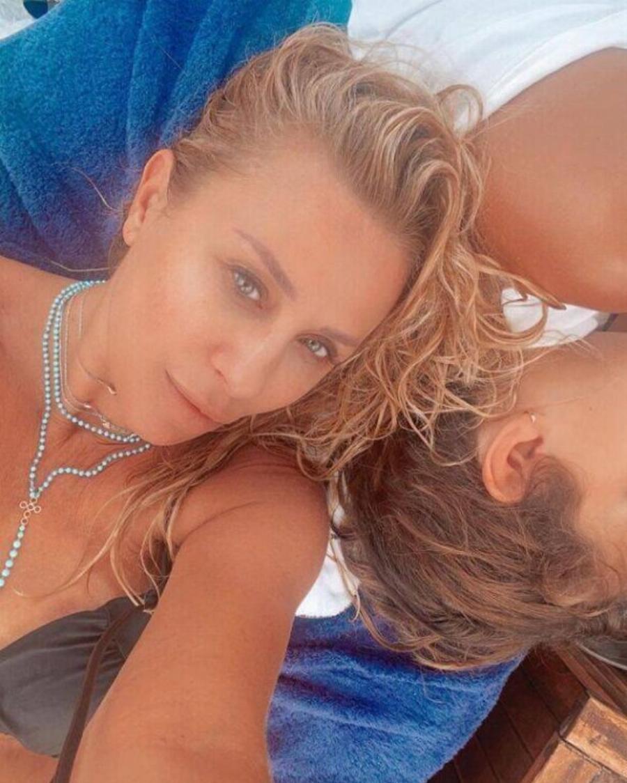 Γωγώ Μαστροκώστα: Η κόρη της, Βικτώρια Δέλλα, έγινε 13 ετών, είναι ψηλή και όμορφη σαν την μητέρα της