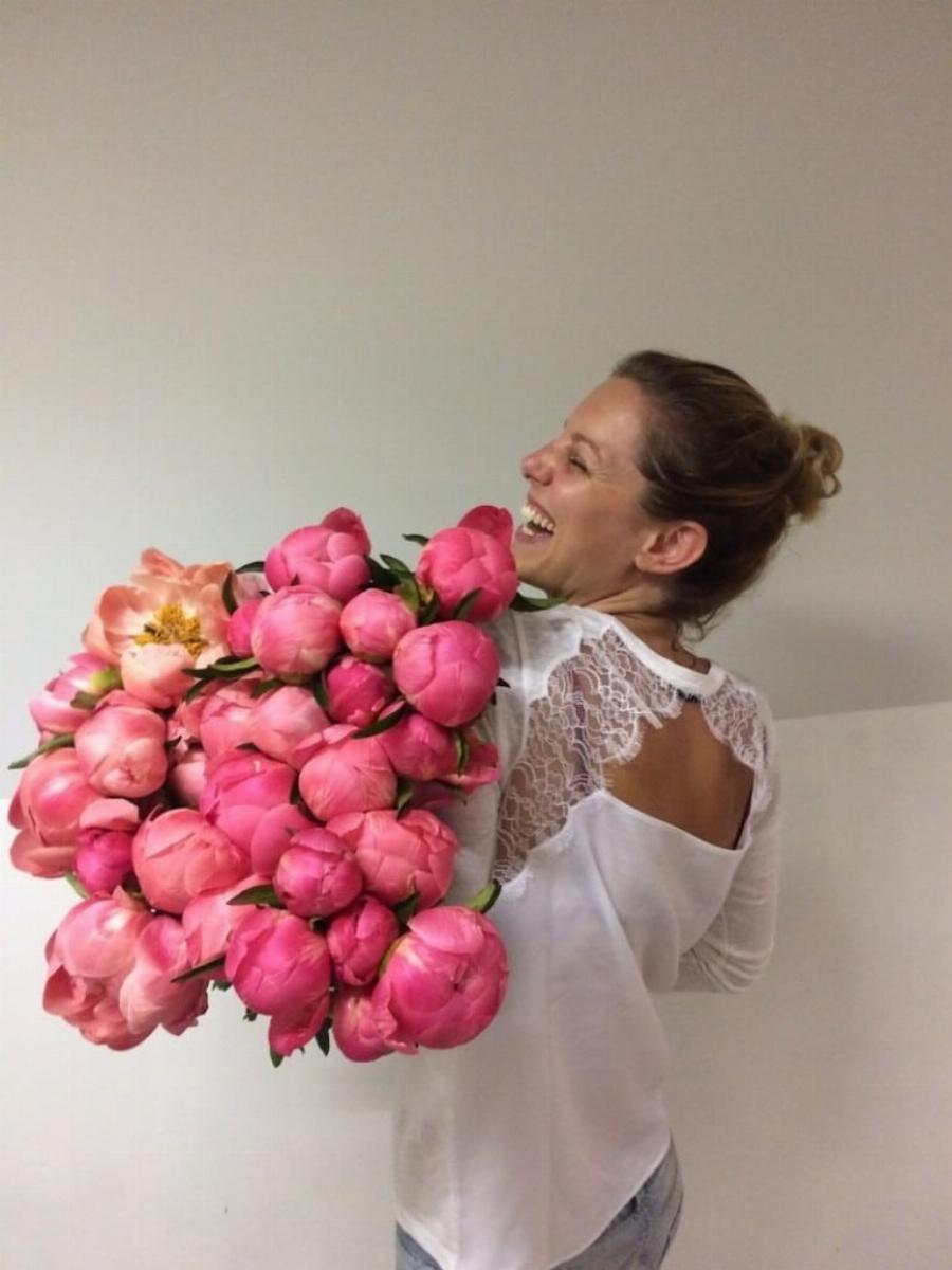 Βαλεντίνη Κρασσά: Ποια είναι η άγνωστη αδερφή του Ηλία Κρασσά – Τρομερή η ομοιότητά της με την Βίκυ Καγιά