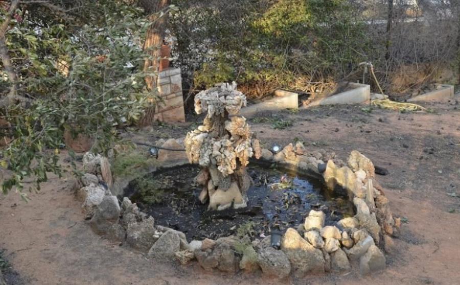 Βίλα που στοιχειώνει: Ρημάζει το θρυλικό σπίτι της Ζωζώς Σαπουντζάκη, καμία σχέση με το «διαμάντι» του παρελθόντος