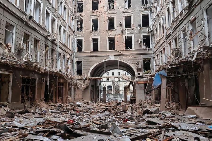 Εισβολή στην Ουκρανία: Η σπαρακτική στιγμή που ένας πατέρας σκοτώθηκε από πυρά την ώρα που ο γιος τράβαγε βίντεο