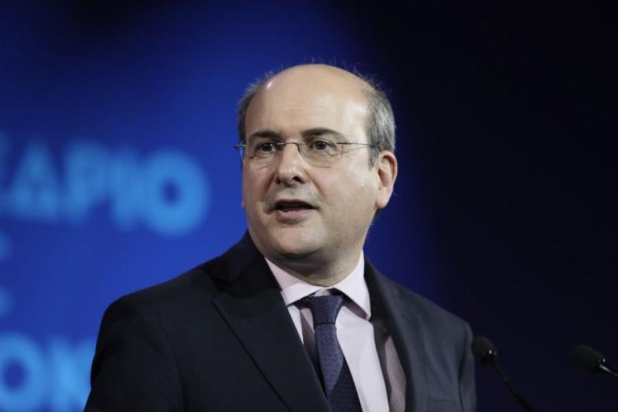 Κωστής Χατζηδάκης: «Δεν καλύπτω απατεώνες! 48χρονη με 11 χρόνια ανεργίας, είχε 300.000 ευρώ οικογενειακό εισόδημα»