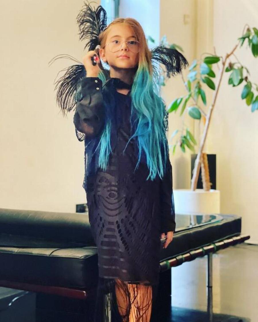 Ζενεβιέβ Μαζαρί: Η κόρη της μεγάλωσε και φαίνεται από τώρα πως έχει ταλέντο στο μόντελινγκ