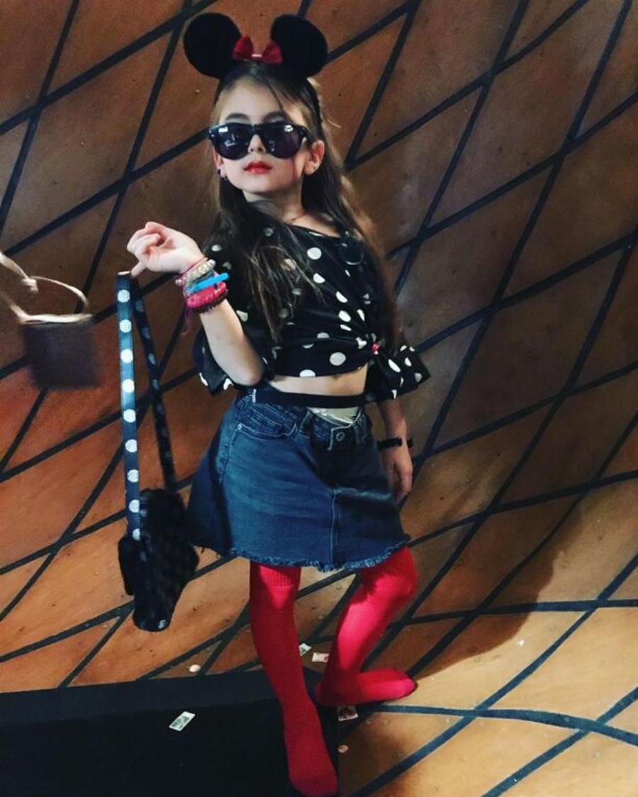 Ζενεβιέβ Μαζαρή: Σπάνιες οικογενειακές φωτογραφίες – Ποζάρει χωρίς μακιγιάζ μαζί με τα παιδιά της, που κληρονόμησαν την τσαχπινιά της