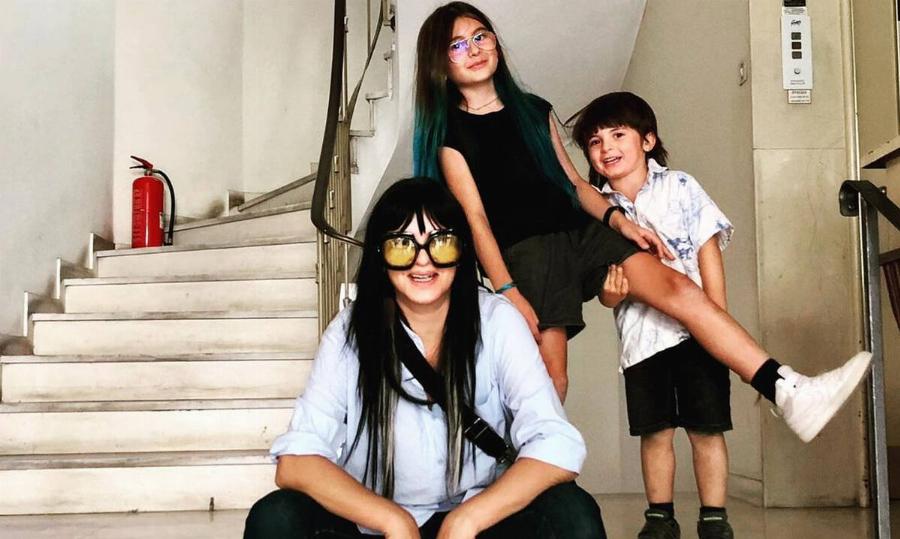 Ζενεβιέβ Μαζαρί: Η κόρη της Ροζαλία μεγάλωσε, κληρονόμησε το ταπεραμέντο της μητέρας της και έχει στυλ μοντέλου