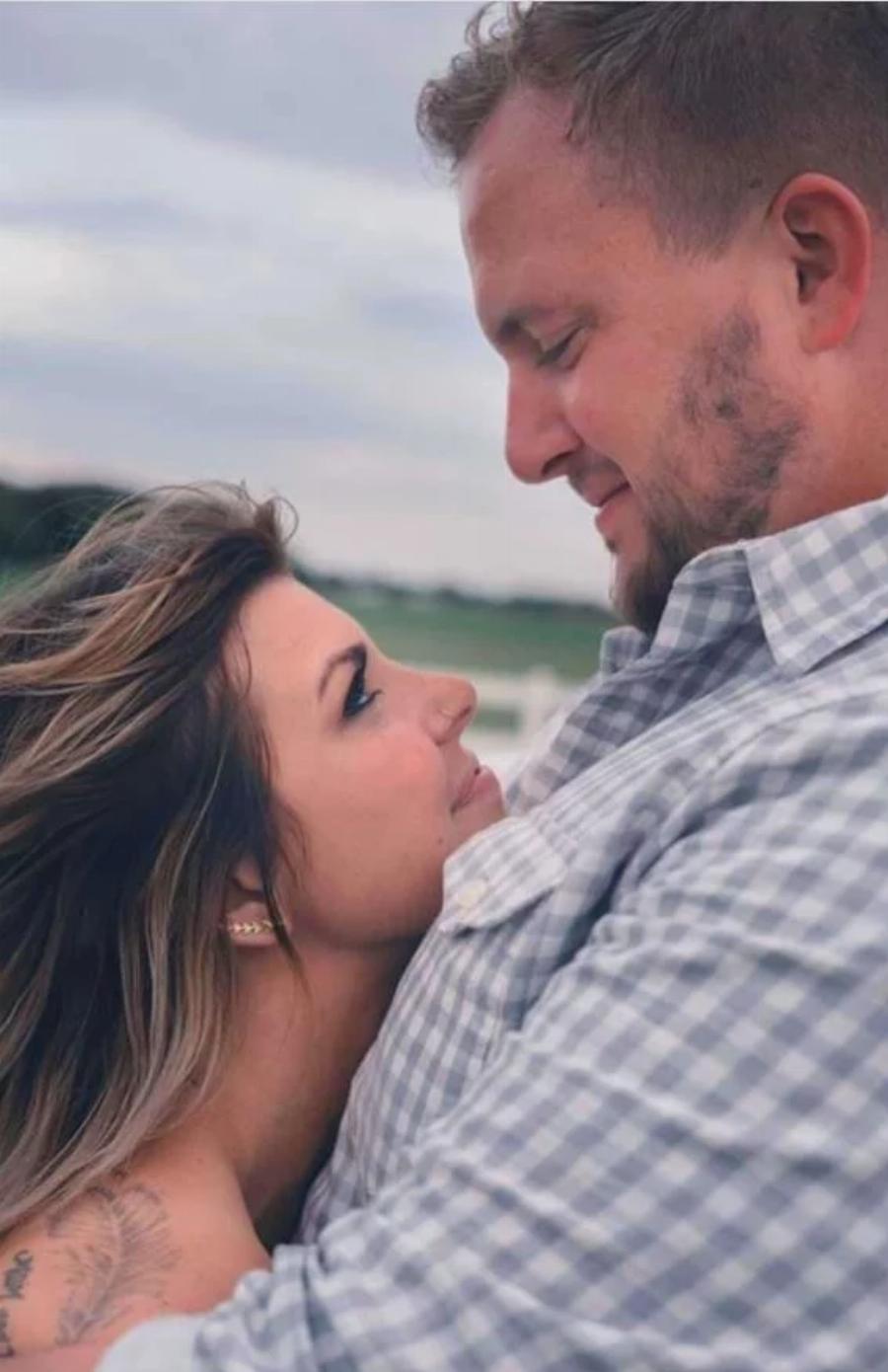 Αληθινή ιστορία: Κουμπάρος έκλεψε τη νύφη από τον γαμπρό στη γαμήλια δεξίωση