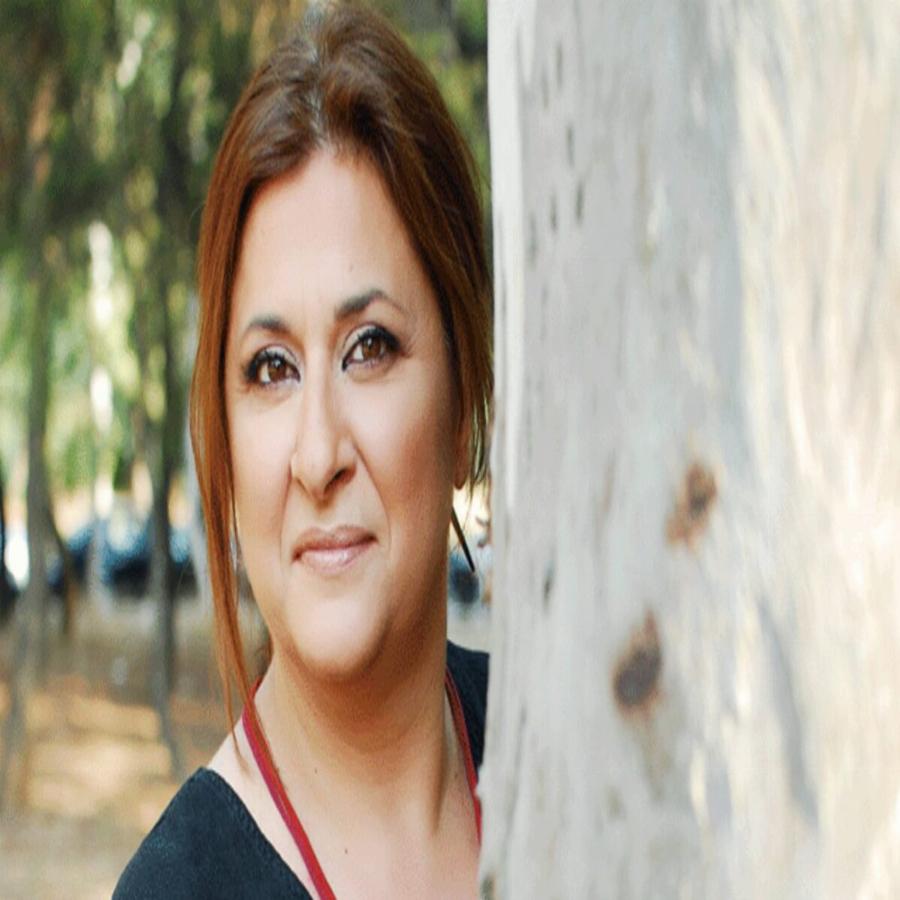 Ελισάβετ Κωνσταντινίδου: Ο γάμος στα 20, η καρμική σχέση με τον Ταξιάρχη Χάνο και η ηθοποιός κόρη της