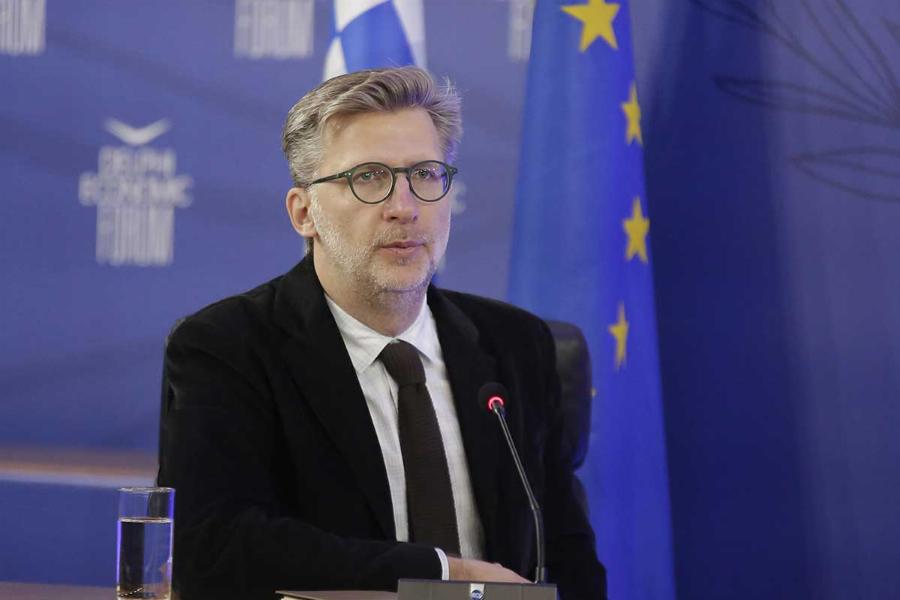 Άκης Σκέρτσος: «O πρωθυπουργός είναι εργασιομανής. Δουλεύει καθημερινά πολλές ώρες»