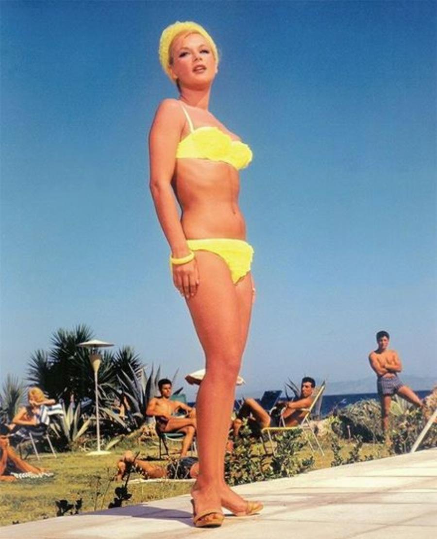 Φυσική ομορφιά χωρίς photoshop: Vintage φωτογραφίες αγαπημένων star με μαγιό