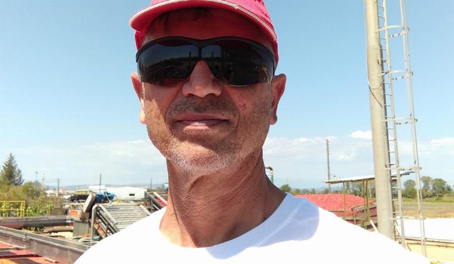 Ανδραβίδα: Σπαρακτικές εικόνες από τα λευκά φέρετρα που «έφυγαν» τα δύο μωράκια τα οποία έπνιξε ο δολοφόνος