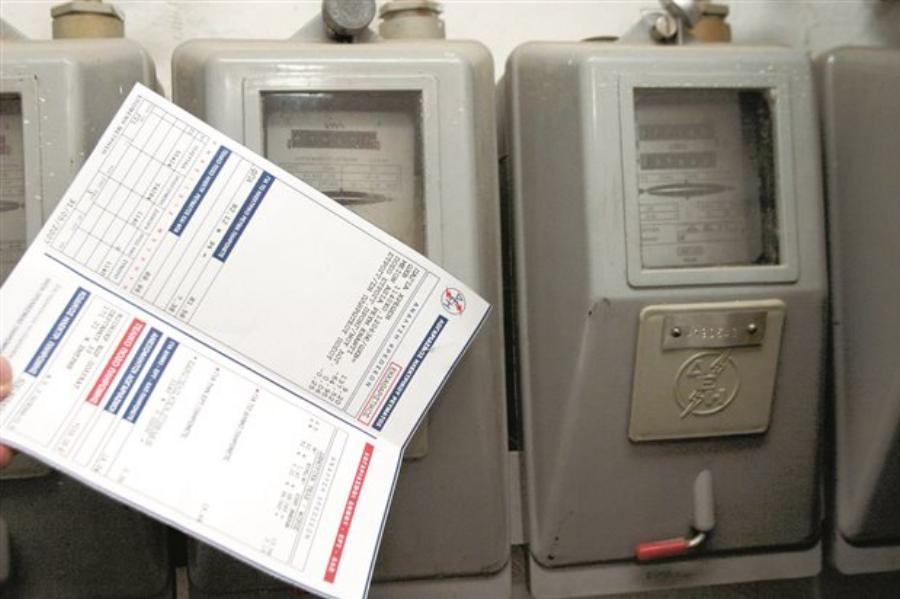 «Στο σπίτι μας έκοψαν το ρεύμα και δεν έχω τσάντα για το σχολείο. Θα πηγαίνω με τα βιβλία μου αγκαλίτσα»