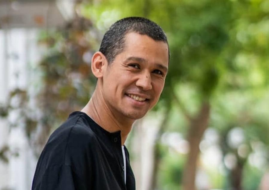 Σωτήρης Κοντιζάς: Η ζωή στην Ιαπωνία, η σπάνια εικόνα από το απολυτήριο λυκείου, η γνωριμία με τη σύζυγό του και το σπάνιο όνομα της κόρης του