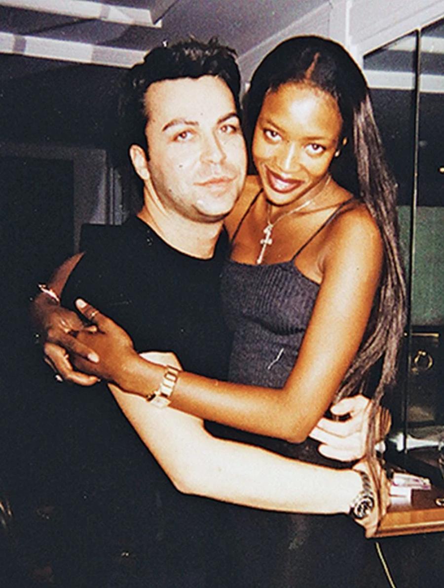 Τρυφωνας Σαμαράς: Η οικογένεια, η μεγάλη καριέρα, τα 3.000 ευρώ για ένα χτένισμα, ο τσακωμός με την Βανδή και η σχέση του