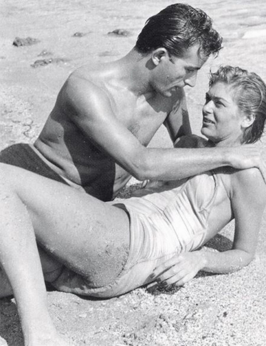 Φυσική ομορφιά χωρίς photoshop: Vintage φωτογραφίες αγαπημένων star με μαγιό