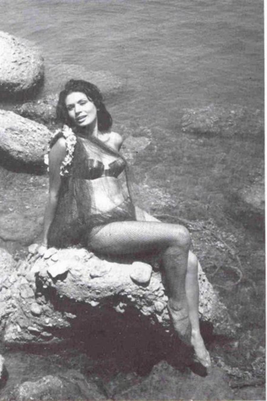 Φυσική ομορφιά χωρίς photoshop: Vintage φωτογραφίες αγαπημένων star με μαγιό