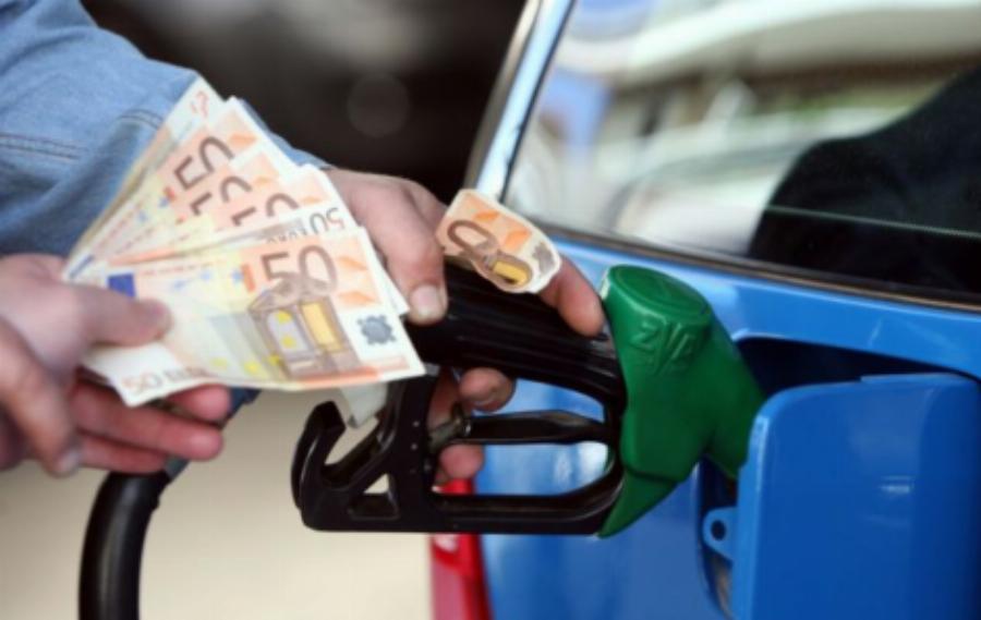 Μέχρι και 400 ευρώ το έκτακτο επίδομα – Έρχονται «κουπόνια» για τη βενζίνη