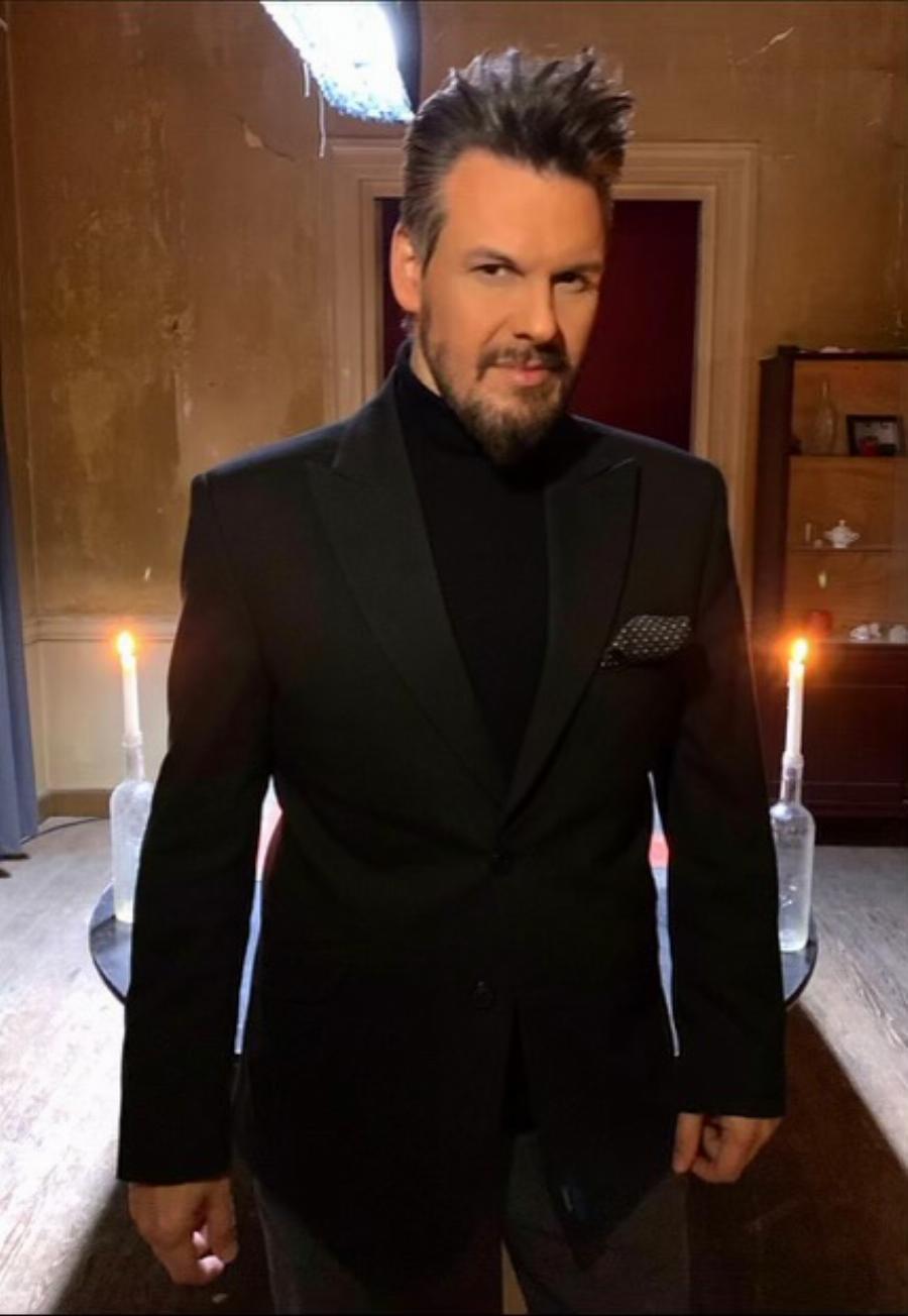 Πάνος Κιάμος: Τα 12 χρόνια γάμου, ο χωρισμός, ο τραγικός θάνατος ενός θαυμαστή, τα μεγάλα του λάθη και τα τιμήματα που πλήρωσε