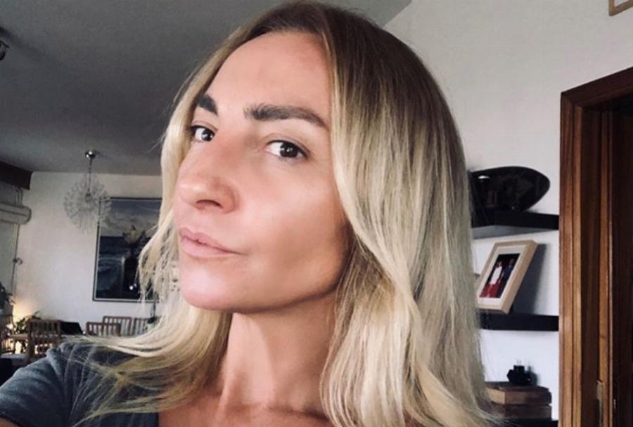 Ρούλα Ρέβη: Τα δύσκολα εφηβικά χρόνια, το σχολείο που παράτησε, γέννηση των παιδιών της και τα 8 χρόνια διαφοράς με τον Αποστόλη Τότσικα