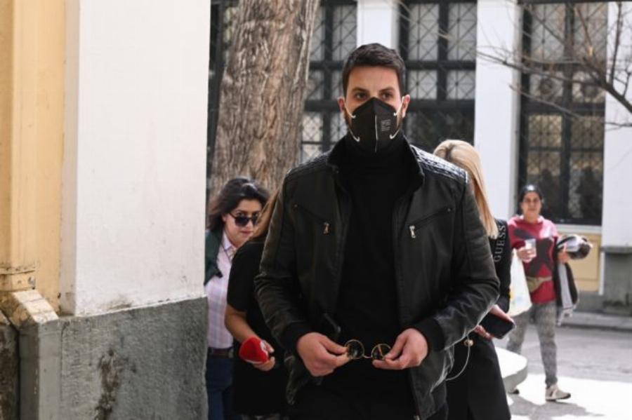 «Είναι με μία κοπέλα στην Αθήνα και περιμένει δύο παιδάκια»: «Bόμβα» από φίλο του Μάνου Δασκαλάκη