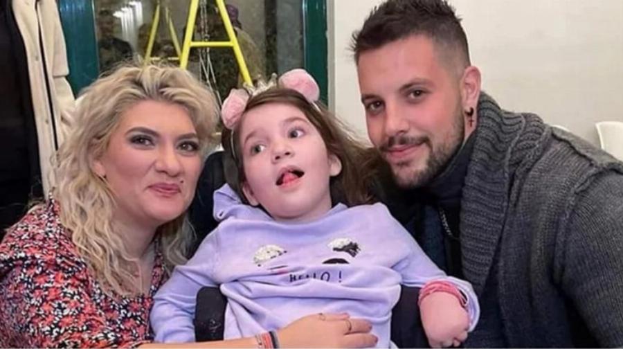 Θα μας τρελάνει η Ρούλα: Που είχε βάλει το τάμπλετ της  Τζωρτζίνας η Πισπιρίγκου