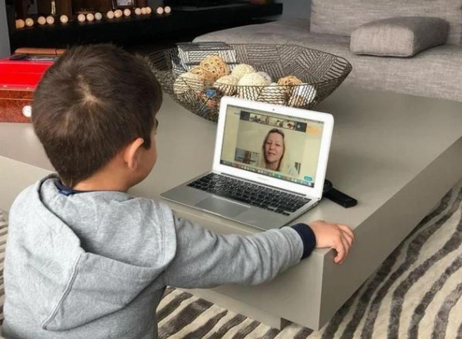 Κοντά στο κέντρο της Αθήνας με ένα θεόρατο σαλόνι: Το μεγάλο σπίτι του Γιώργου Λιάγκα μετά από το διαζύγιο με την Φαίη Σκορδά