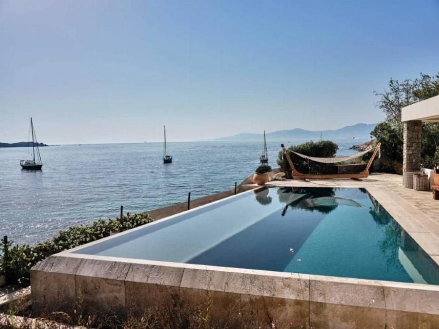 Θα σας πέσει το σαγόνι: To ασύλληπτο κόστος διαμονής στο 5στερο ξενοδοχείο που μένουν Σπανούλης – Χοψονίδου