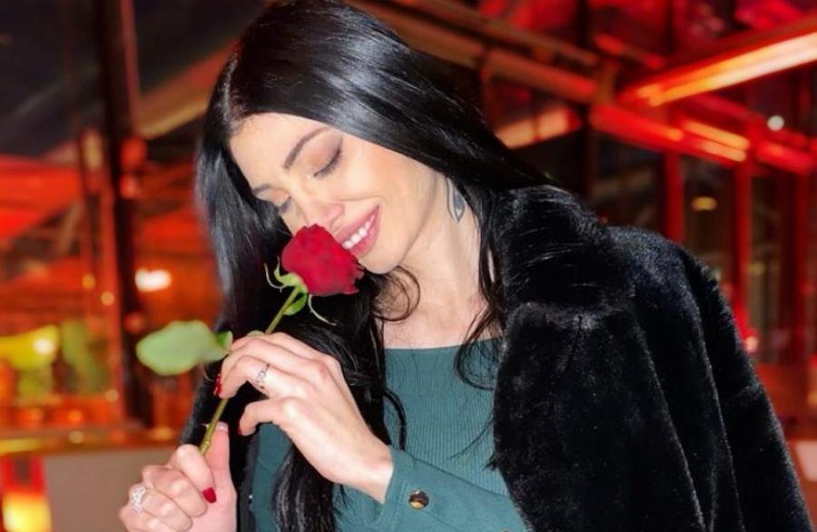 «Όταν είσαι μία πολύ ωραία γυναίκα είναι δύσκολο να κάνεις σχέση»: Σία Βοσκανίδου