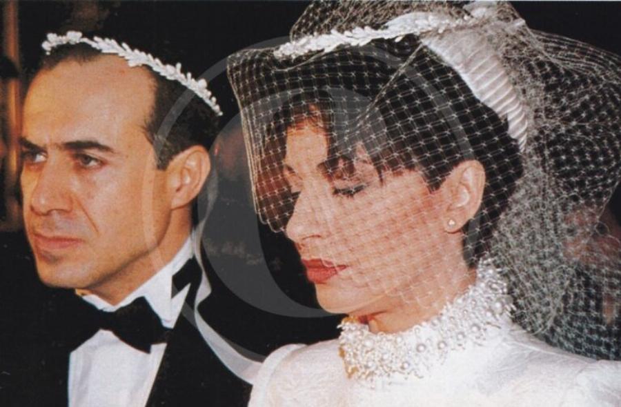 Χάρις Αλεξίου: Το παραμυθένιο νυφικό, ο λαμπερός γάμος και οι αδημοσίευτες εικόνες από τον 2ο γάμο και ο γοητευτικός γιος της