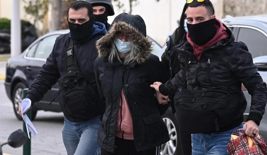 «Ούρλιαζε σε δημοσιογράφο – Να δει τι ο εισαγγελέας, αν σκοτώσαμε τα παιδιά;»: Σάλος με την αντίδραση της Πισπιρίγκου σε δημοσιογράφο