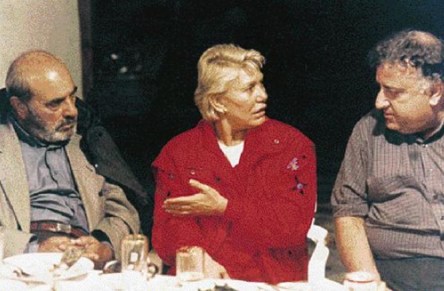 Στέλιος Καζαντζίδης: Η άγνωστη ζωή του λαϊκού θρύλου, το ατύχημα που τον στιγμάτισε, η άνιση μάχη με τον καρκίνο και ο άδοξος θάνατος