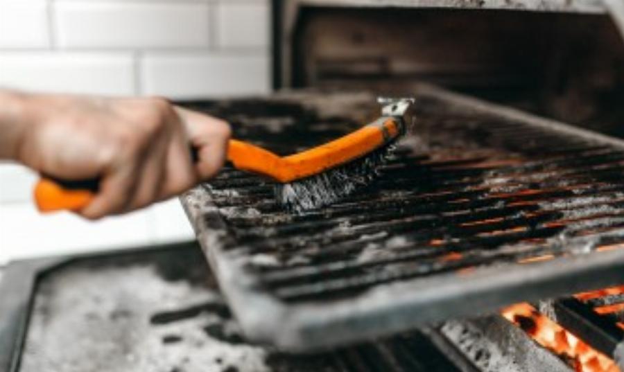 Μεγάλη προσοχή στο ψήσιμο: Αυτό είναι το λάθος που καταστρέφει τα μπιφτέκια ακόμα και αν τα φτιάξετε καλά