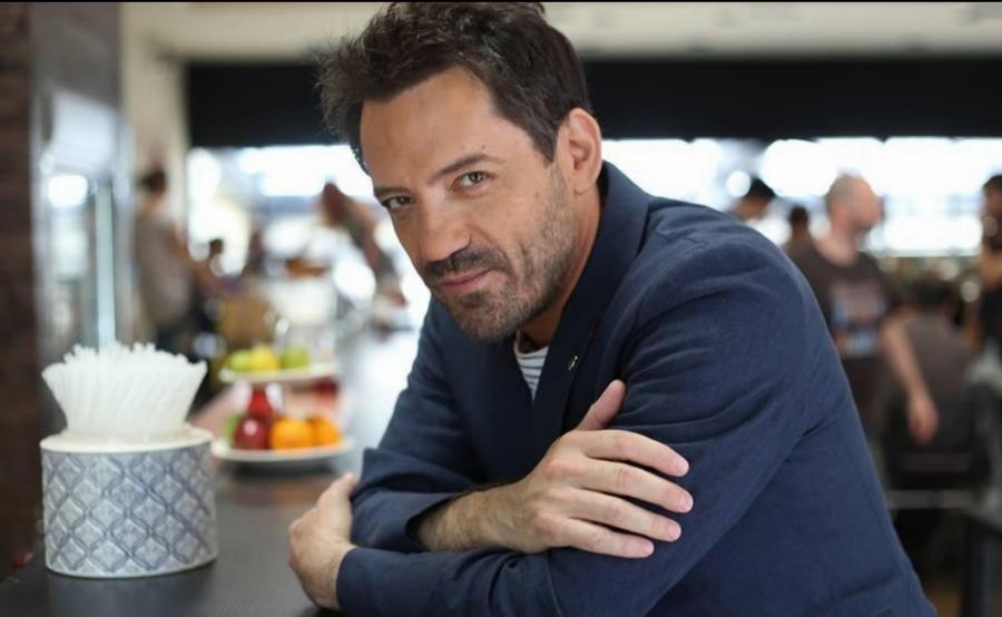 Θάνος Καλλίρης: Το φιλανθρωπικό έργο, το κινητικό πρόβλημα υγείας του γιου του, ο χωρισμός και η εξομολόγηση για τη Νικολούλη