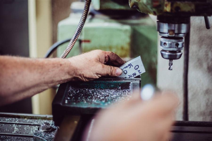 Έλληνας μηχανικός: Φτιάχνει χειροποίητα αναπηρικά αμαξίδια και βελτιώνει τη ζωή ατόμων με αναπηρία