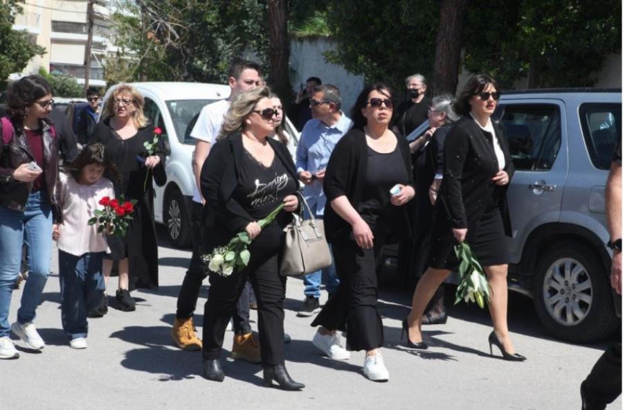 Τελέστηκε τρισάγιο στον τόπο που δολοφόνησαν το Γιώργο Καραιβάζ