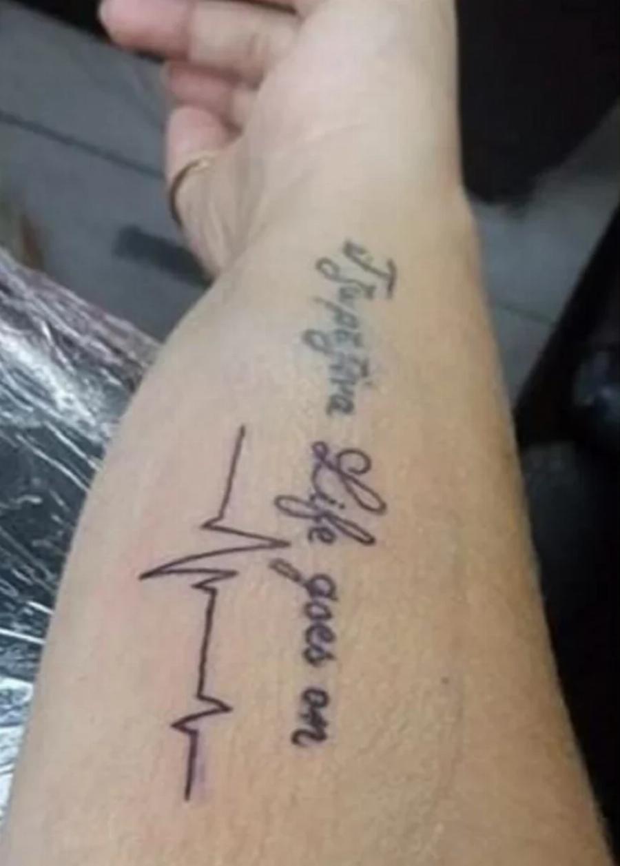 Η φράση «Life goes on» και η περίπτωση της Τζωρτζίνας: Αυτά είναι τα τατουάζ της Ρούλας Πισπιρίγκου για τα νεκρά παιδιά