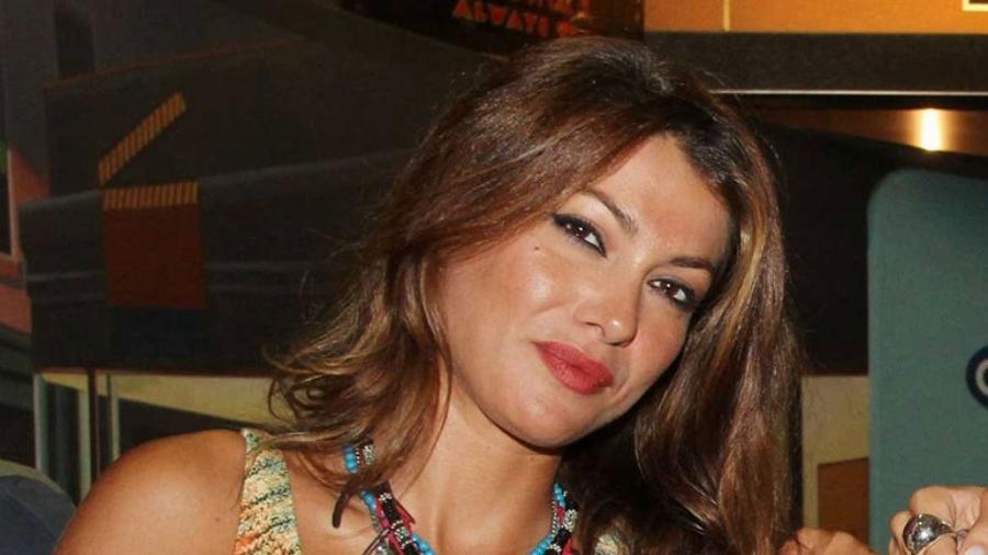 “Πάρτε πίσω στη δουλειά τους ανεμβoλίαστους υγειονομικούς”: Ολόκληρο το ξέσπασμα της Κλέλιας Ρένεση