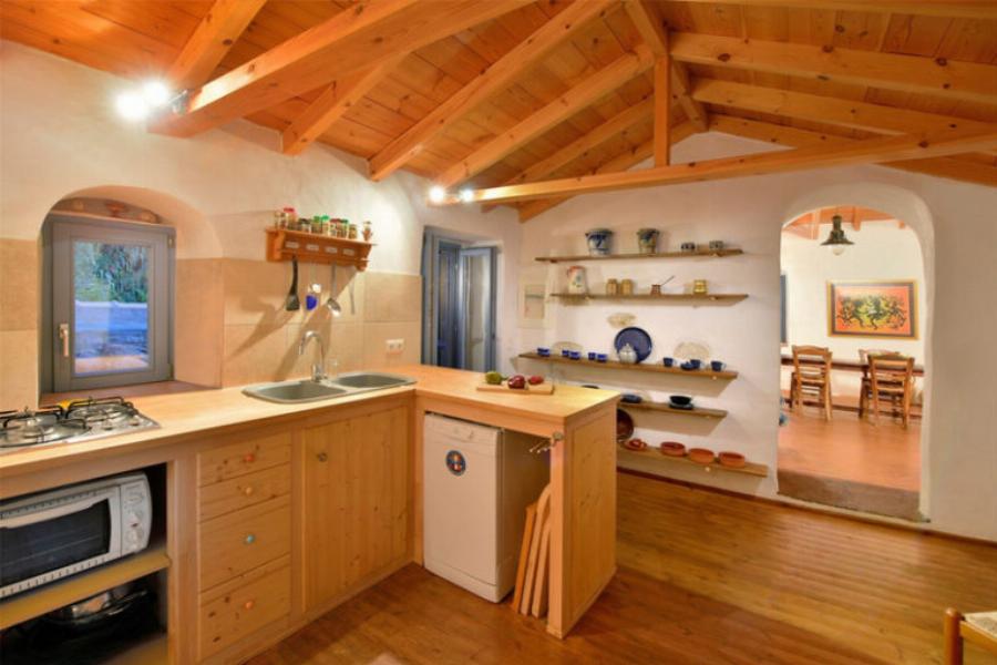 Σπίτι Νίκου Καζαντζάκη: Η ανακαίνιση που εντυπωσιάζει, η τρομερή αυλή, το πανέμορφο εσωτερικό και η τιμή πώλησής του