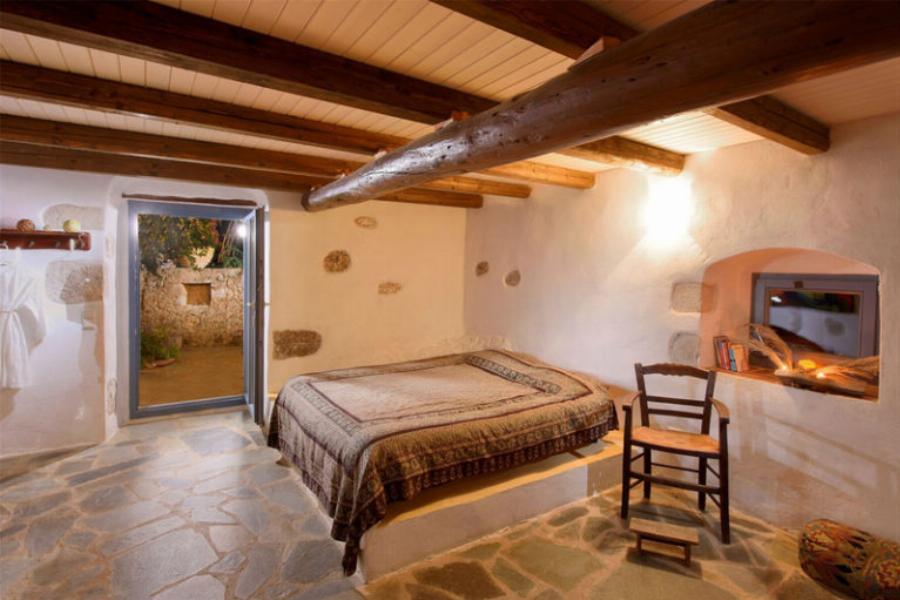 Σπίτι Νίκου Καζαντζάκη: Η ανακαίνιση που εντυπωσιάζει, η τρομερή αυλή, το πανέμορφο εσωτερικό και η τιμή πώλησής του