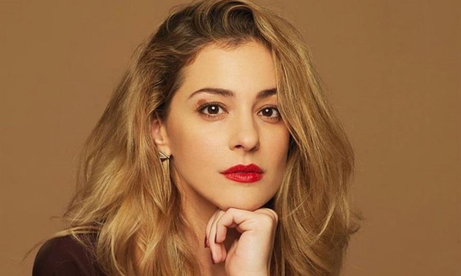 Νατάσσα Μποφίλιου: Η μεγάλη οικογένεια με «2 πατεράδες και 2 μανάδες», η καριέρα, η γνωρίμια και ο γάμος με τον Χρήστο Κορτσέλη