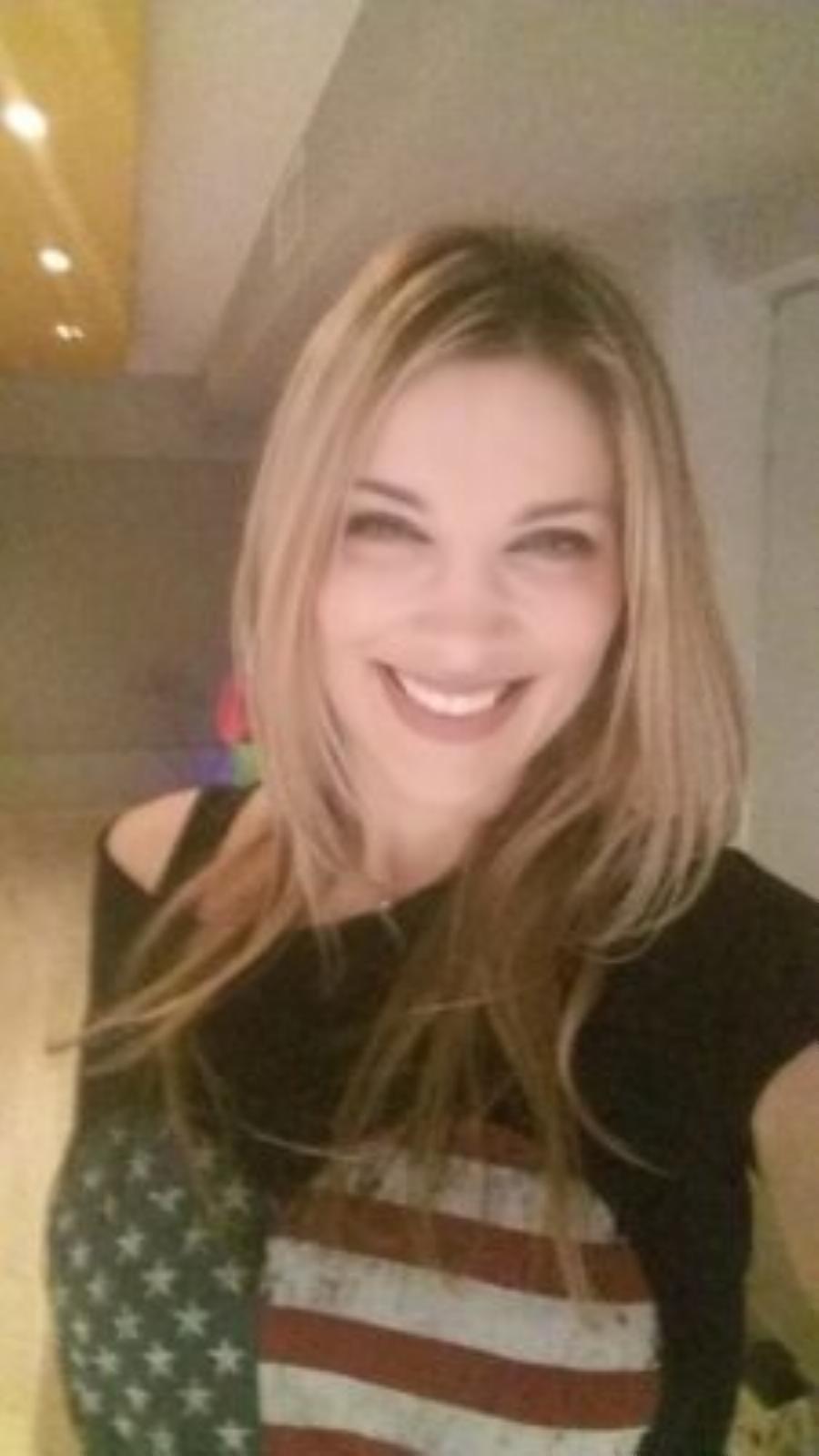 Δήμητρα Ρουμπέση: Που βρίσκεται σήμερα η παρουσιάστρια, 12 χρόνια μετά το διαζύγιο από τον Μικρούτσικο