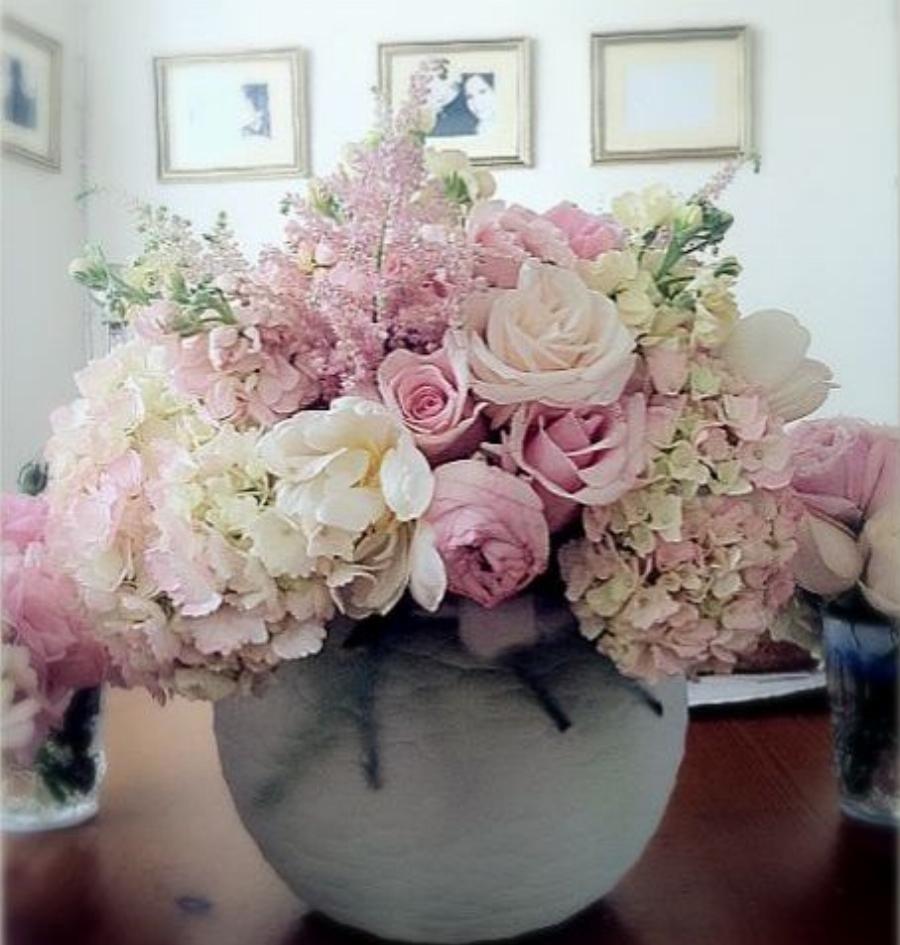 Λουλούδια: Τα κόλπα για να μην σας μαραίνονται και να κρατάνε περισσότερο μέσα στο βάζο