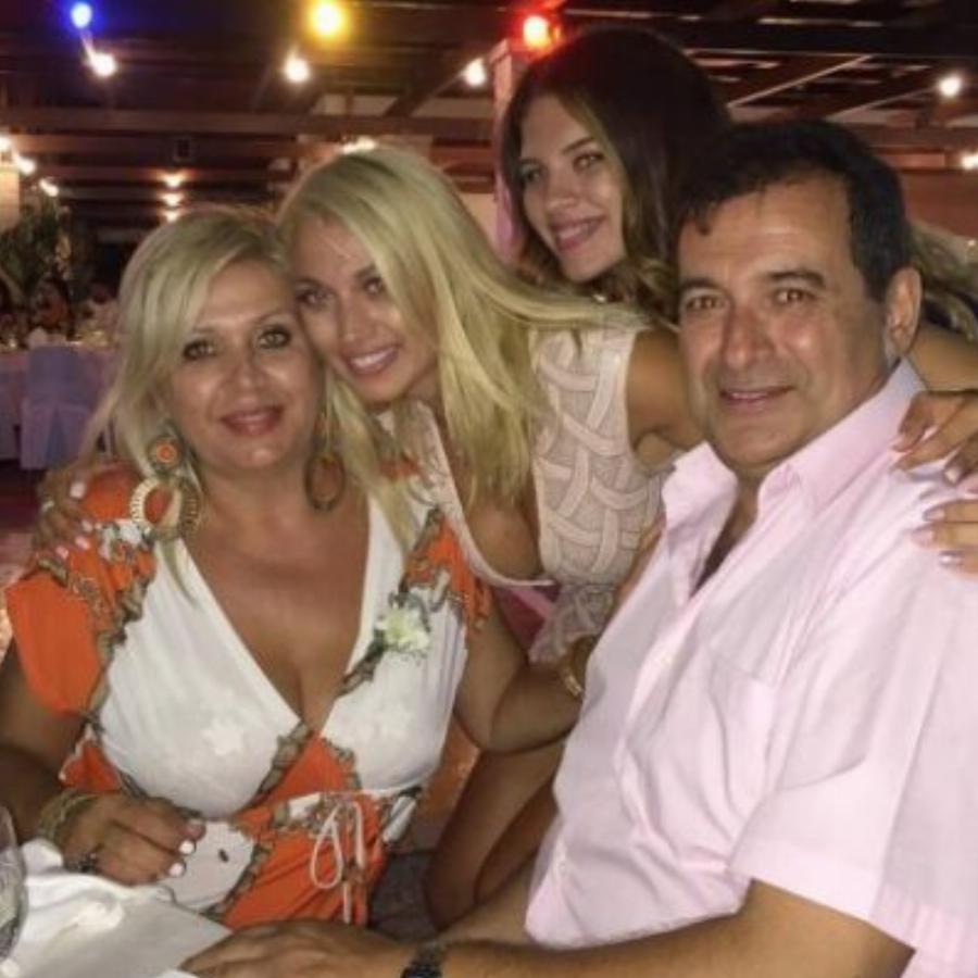 Κωνσταντίνα Σπυροπούλου: Η κούκλα αδερφή της  είναι η πιο όμορφη της οικογένειας