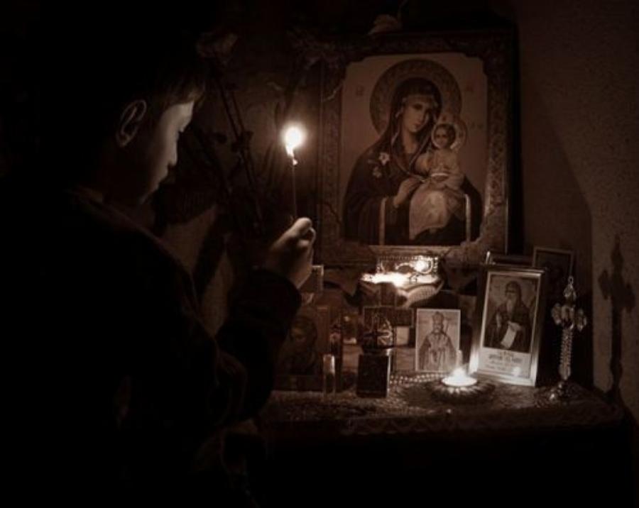 Σπουδαία η δύναμη της προσευχής: Απομακρύνει τα πονηρά πνεύματα