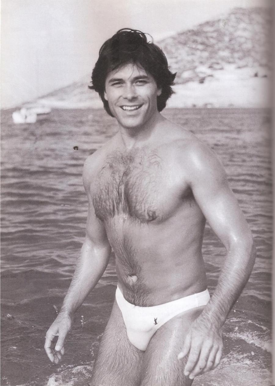 Πάνος Μιχαλόπουλος: Ο ζεν πρεμιέ των 70, ο λαμπερός γάμος με τη Ρούλα Κορομηλά, η απόσυρση και η ζωή στα κτήματα στη Μεσσηνία