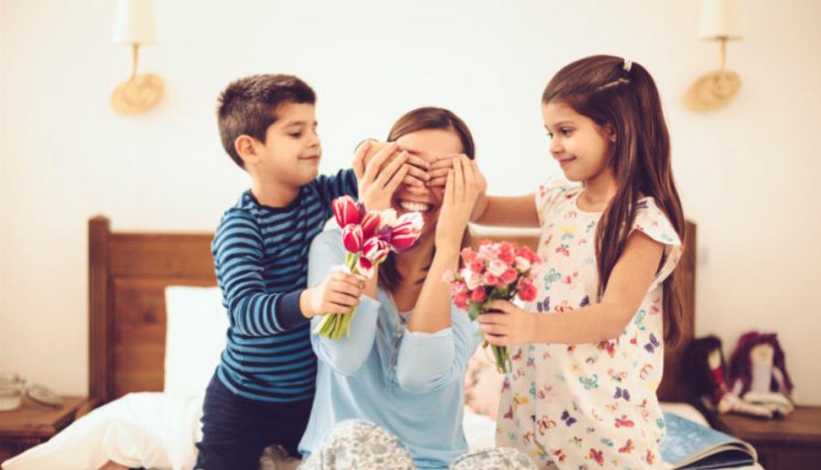 «Παντρεύτηκα έναν άντρα με 2 παιδιά και μας εγκατέλειψε. Τα αγάπησα σα δικά μου και έκανα τα πάντα να τα μεγαλώσω»