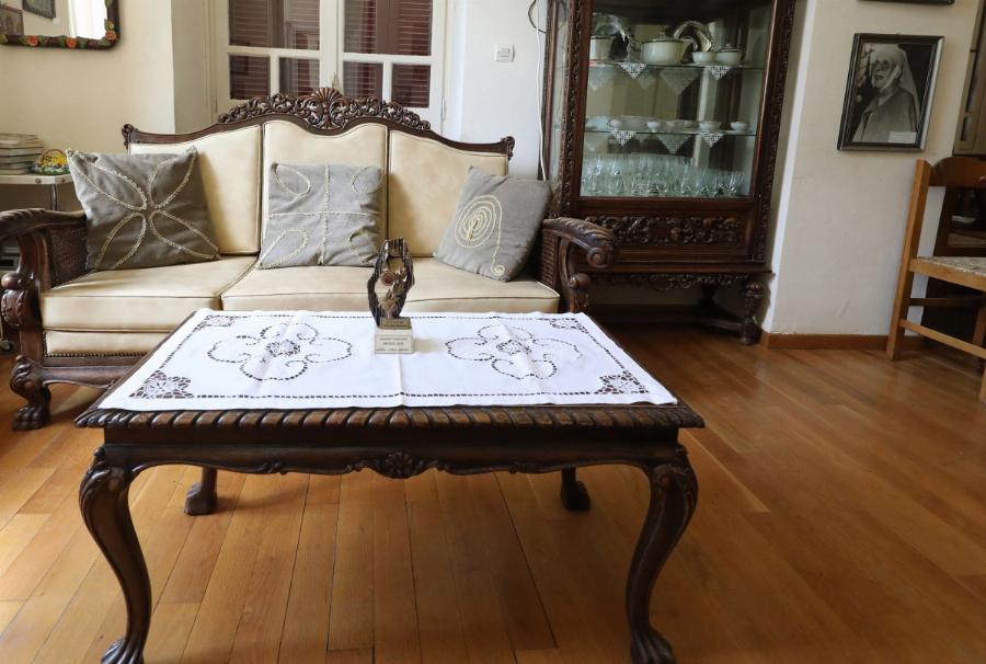 Πριγκίπισσα Αλίκη: Σπάνιο φωτογραφικό υλικό από τη βίλα και τα προσωπικά αντικείμενα της μητέρας του Φιλίππου