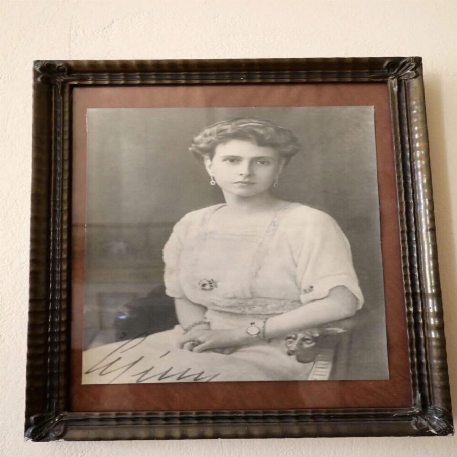 Πριγκίπισσα Αλίκη: Σπάνιο φωτογραφικό υλικό από τη βίλα και τα προσωπικά αντικείμενα της μητέρας του Φιλίππου